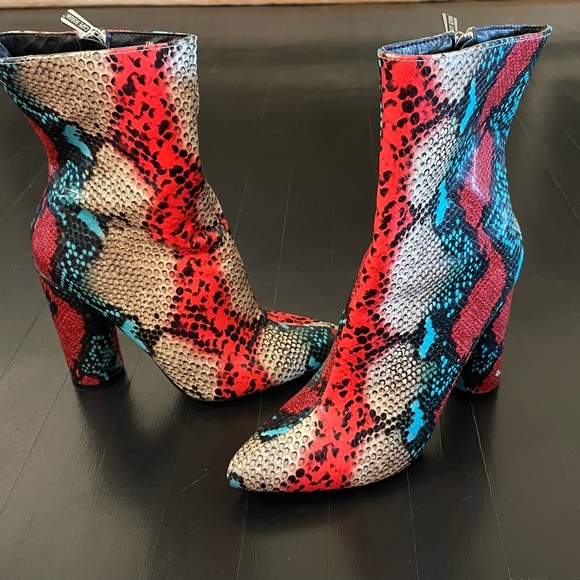Snake skin design colorful knee high boots - Picture 2 of 10